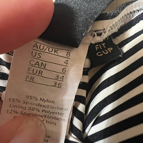 Nip Tuck one piece swimsuit size 4. Fits all cup sizes, has adjustable straps. - Picture 3 of 5